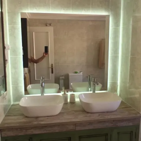 Apartment En Primera Linea De Playa, Con Vistas A La Playa Y Con Wifi *